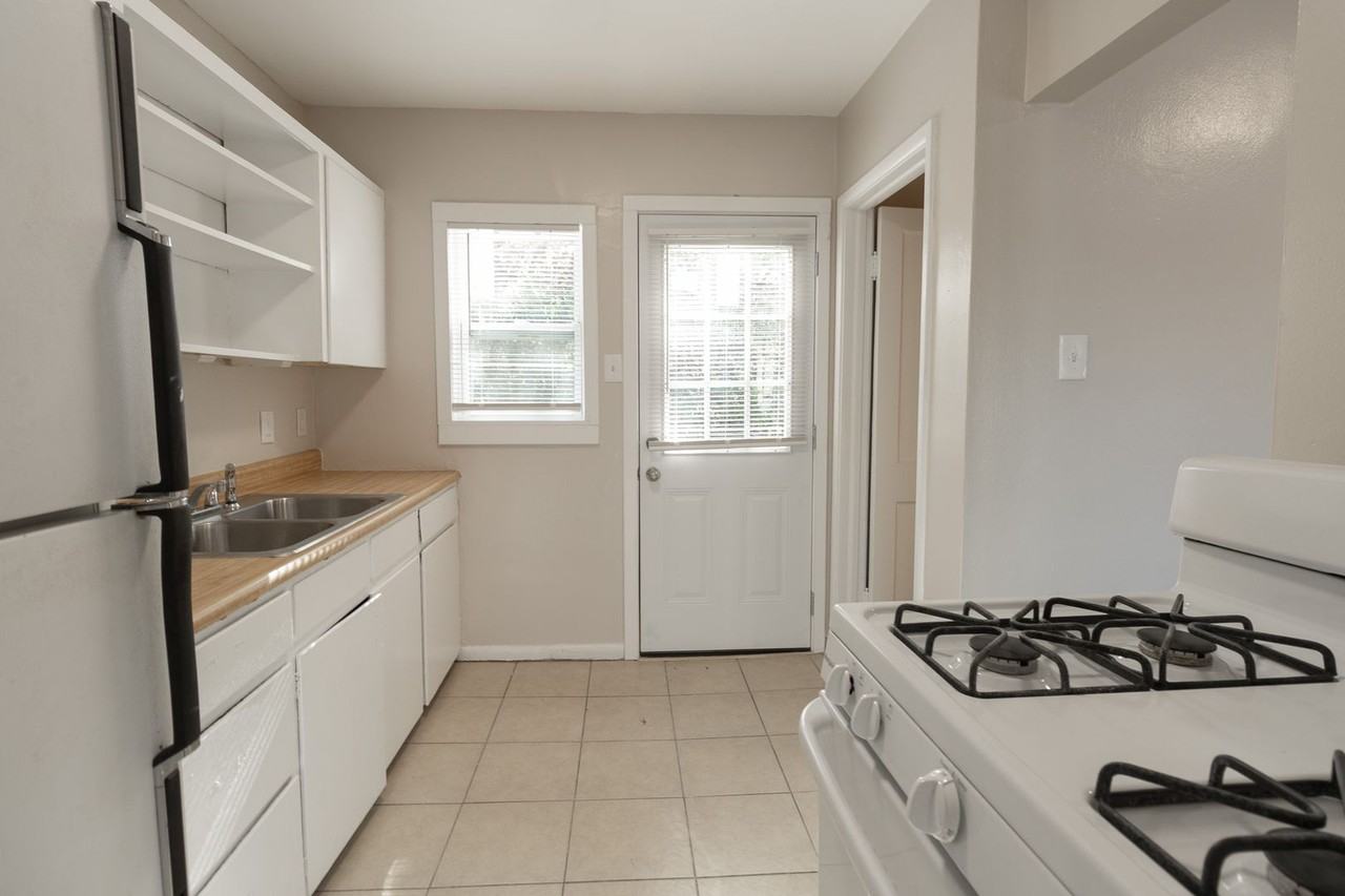 1800 Sunrise Dr - Photo 6 of 23