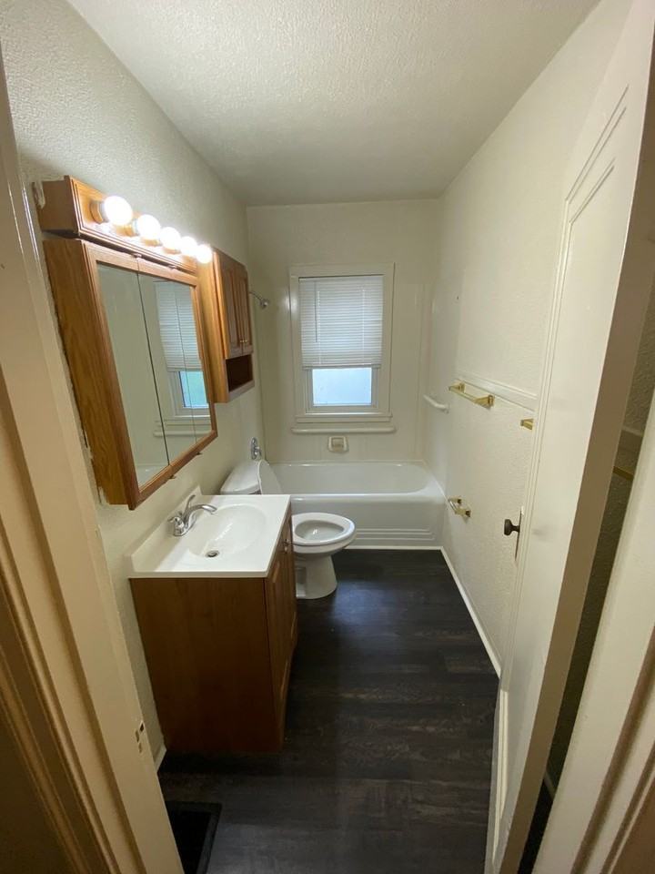 320 E Siebenthaler Ave - Photo 3 of 17