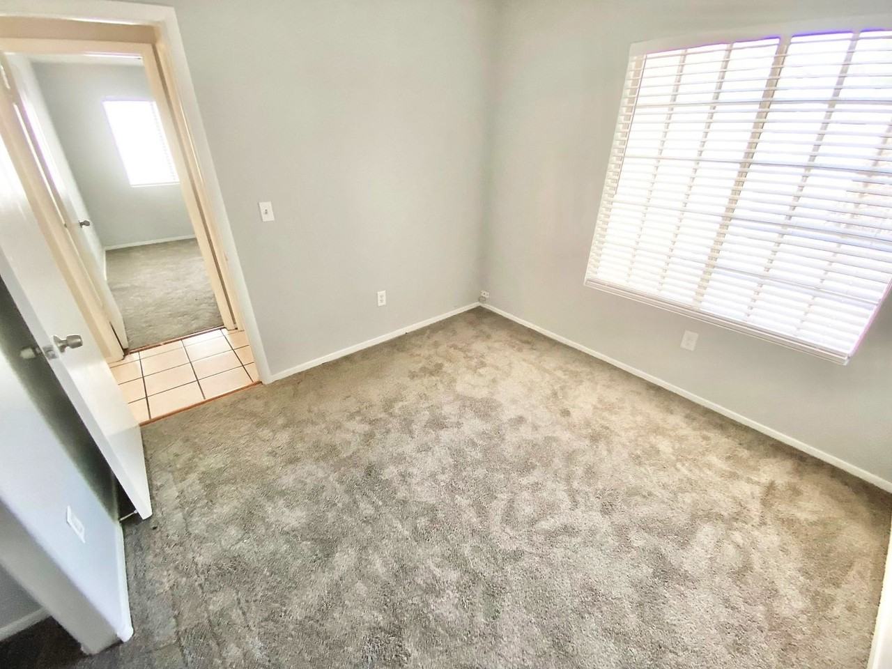 3721 Nairobi Ln - Photo 5 of 20