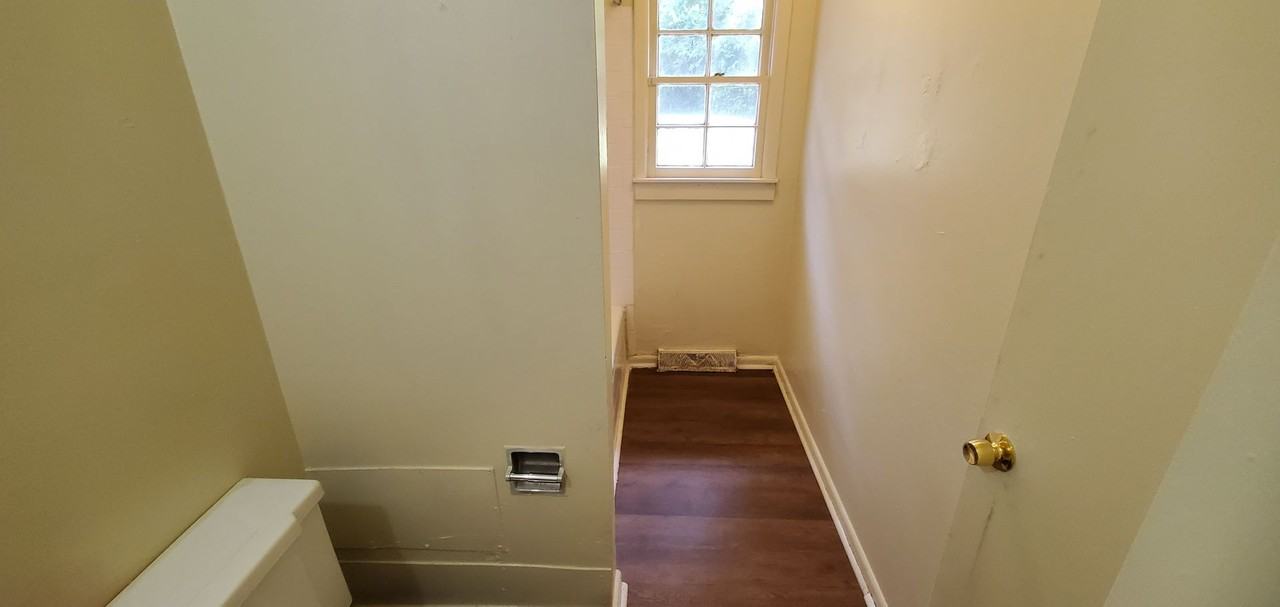 1812 Muncey Ln - Photo 5 of 8