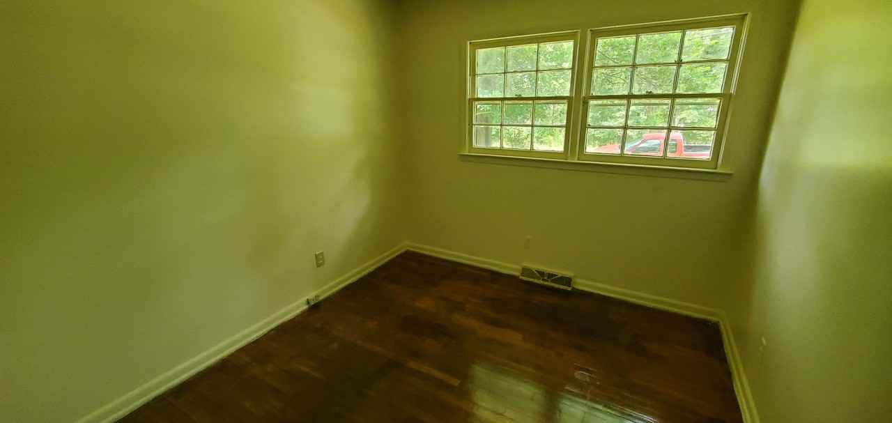 1812 Muncey Ln - Photo 6 of 8