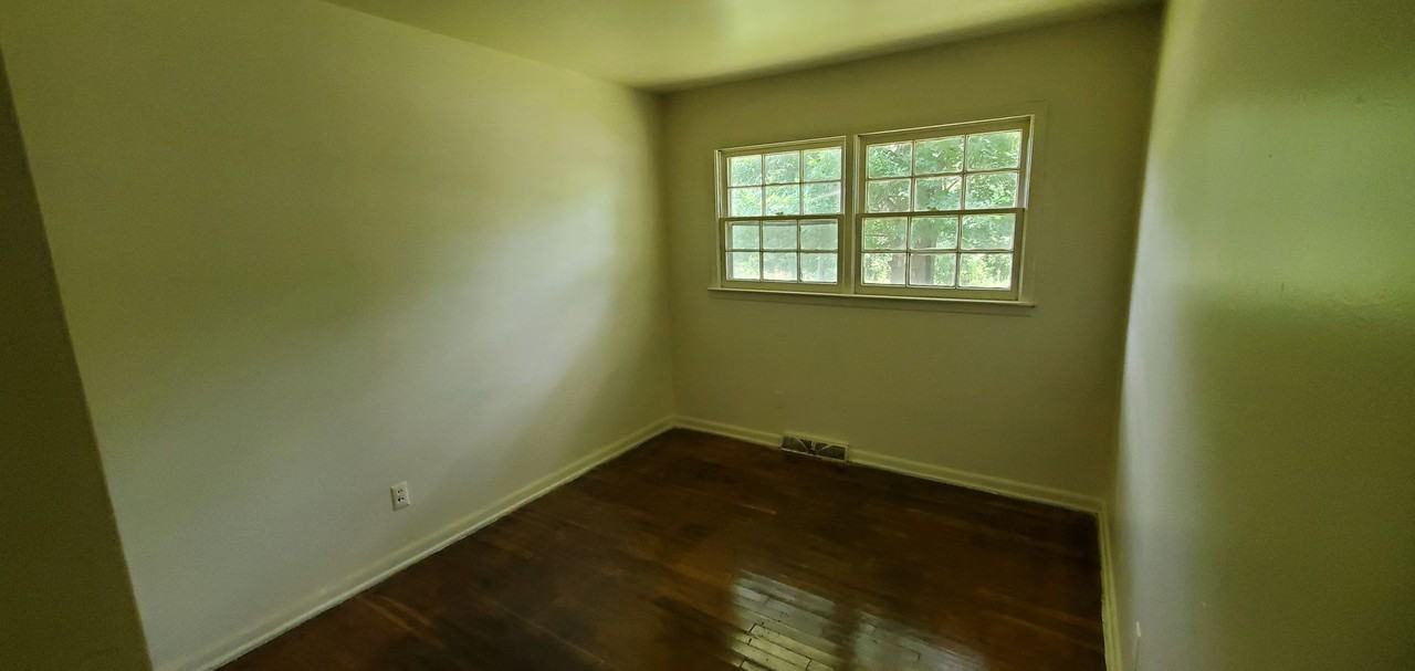 1812 Muncey Ln - Photo 7 of 8