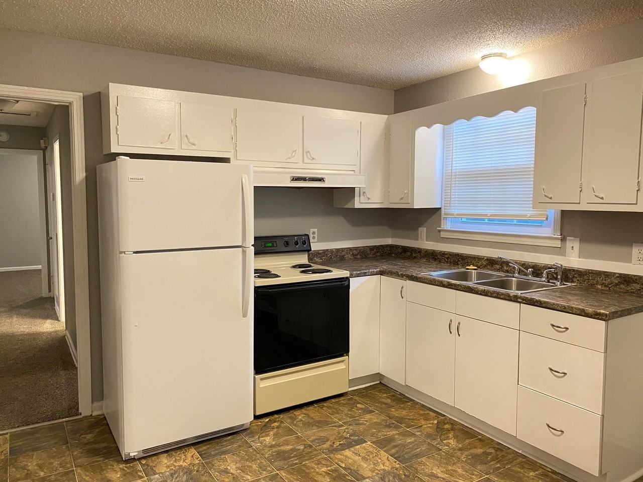 222 N 11th St - Photo 3 of 14