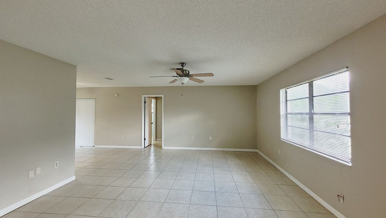 4965 Bobwhite Ct - Photo 4 of 15