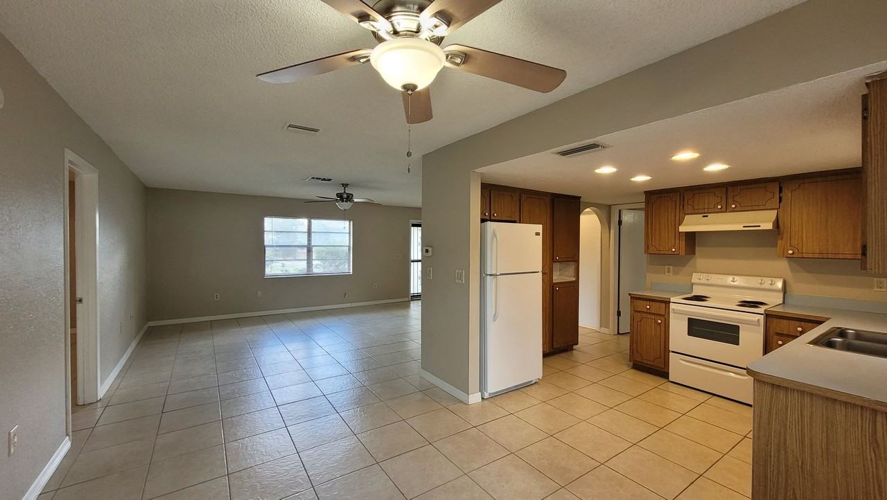 4965 Bobwhite Ct - Photo 5 of 15