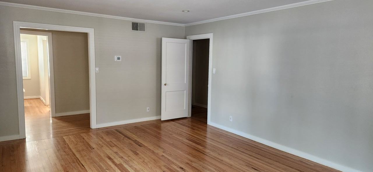 1300 Perkins Way - Photo 4 of 19