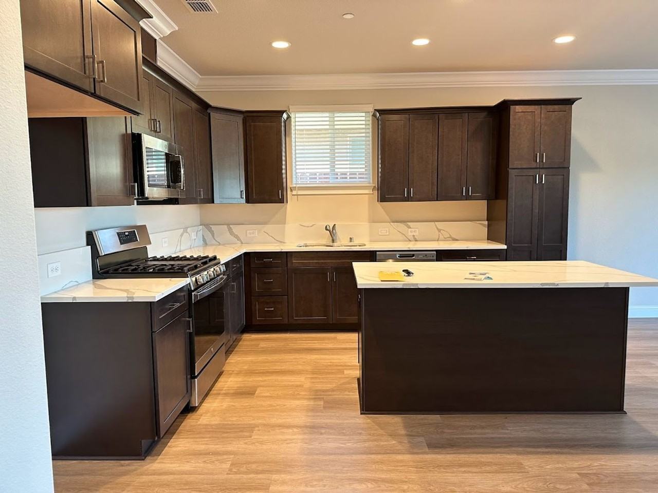 2719 Hopkins Ave - Photo 3 of 44