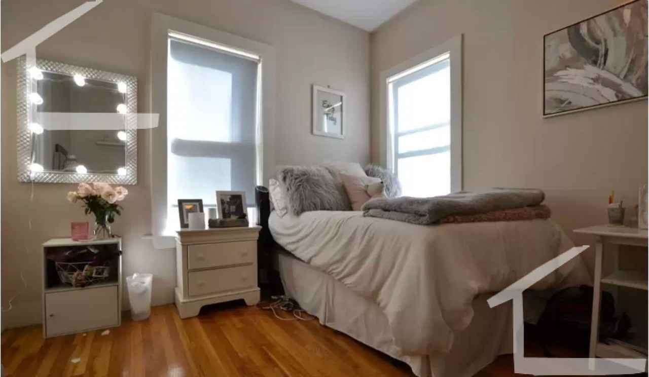 11 Farnsworth St - Photo 6 of 23