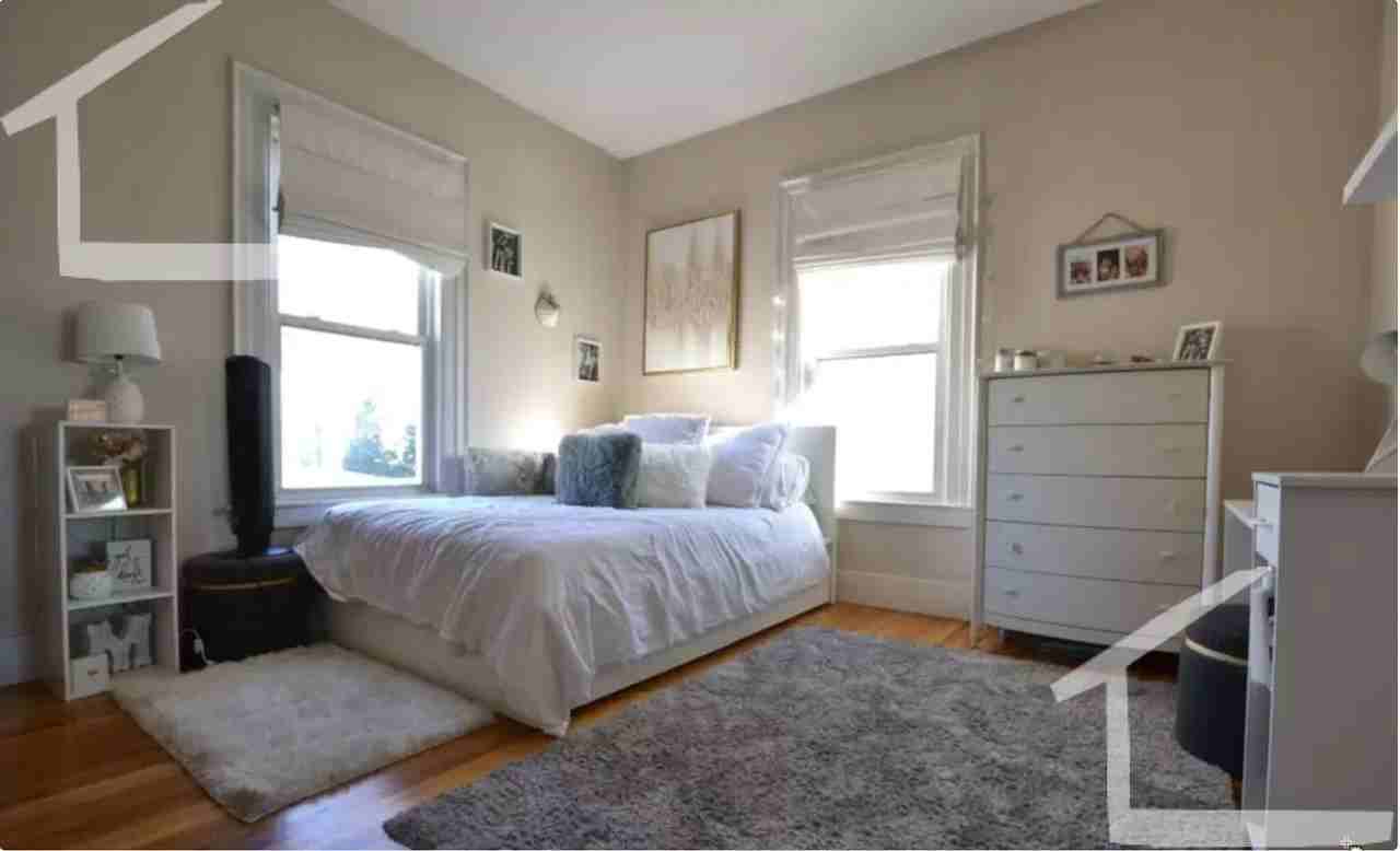 11 Farnsworth St - Photo 7 of 23