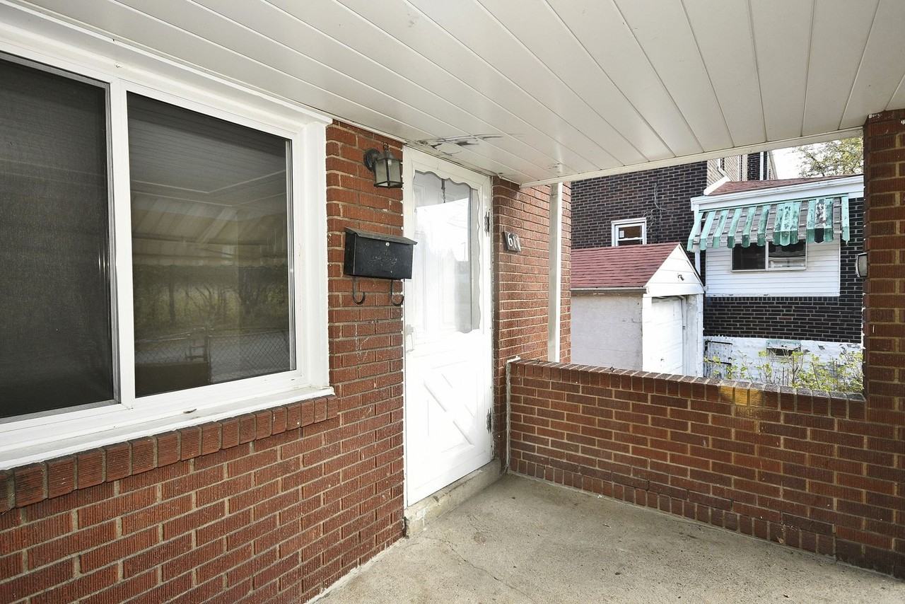 611 Hill St - Photo 3 of 27