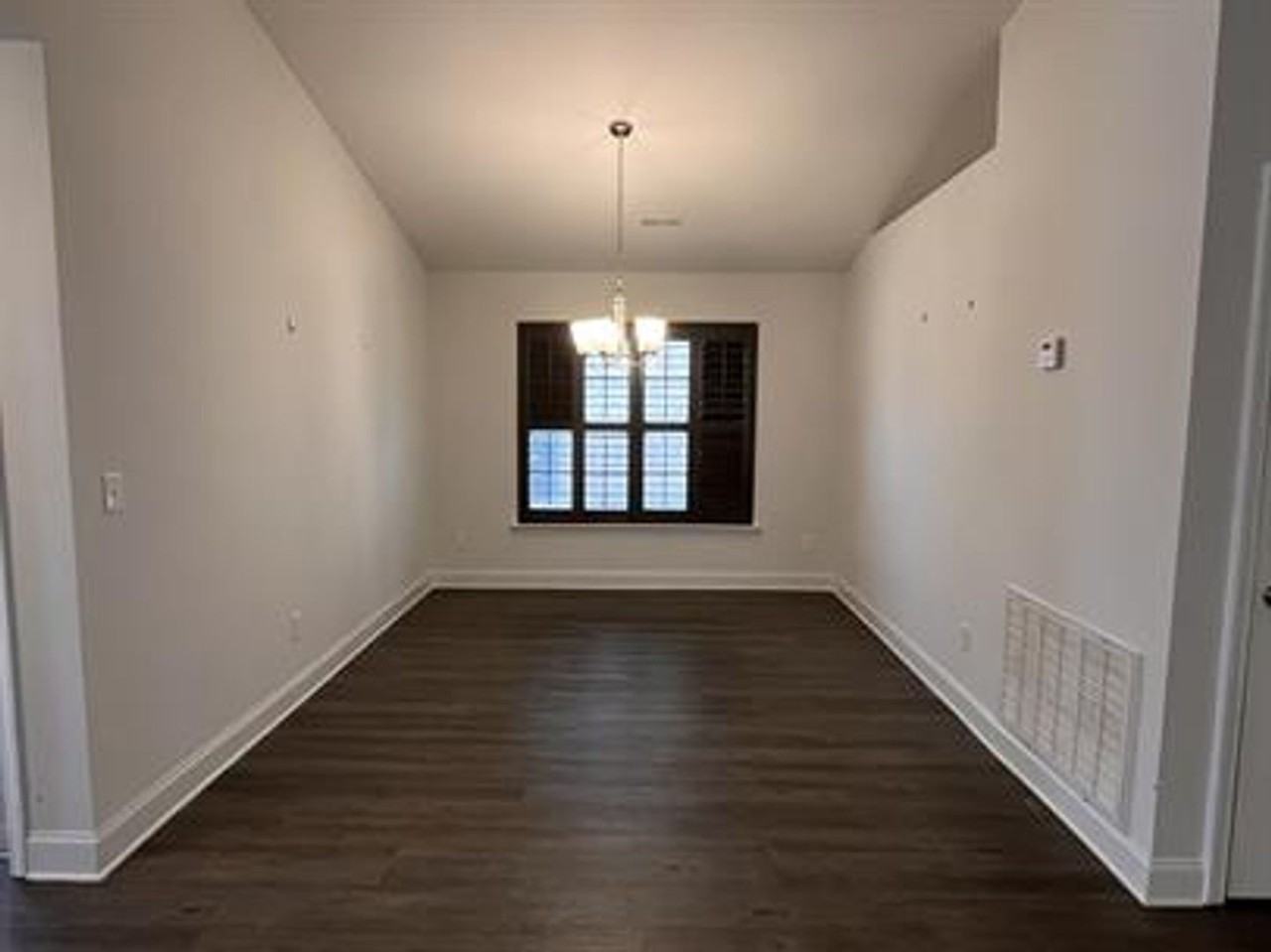 2413 Bell Manor Dr Sw - Photo 3 of 12