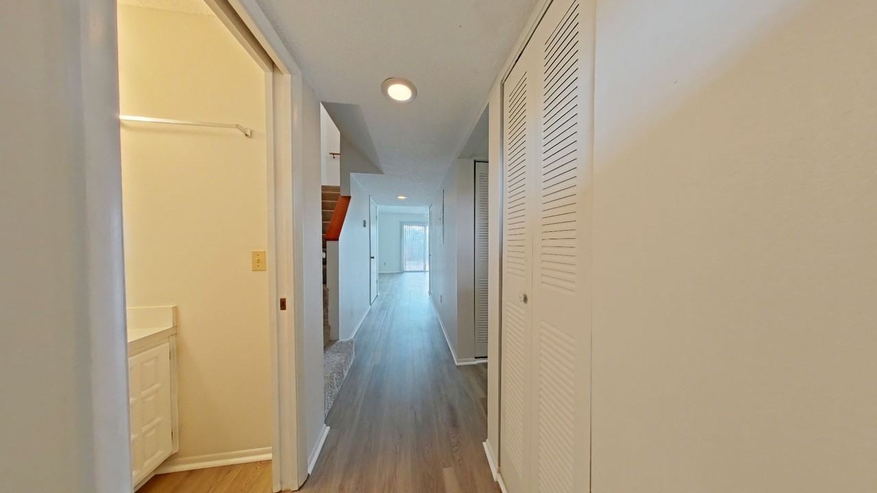 5144 Tennis Court Cir - Photo 2 of 11