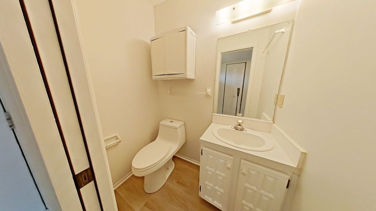 5144 Tennis Court Cir - Photo 4 of 11