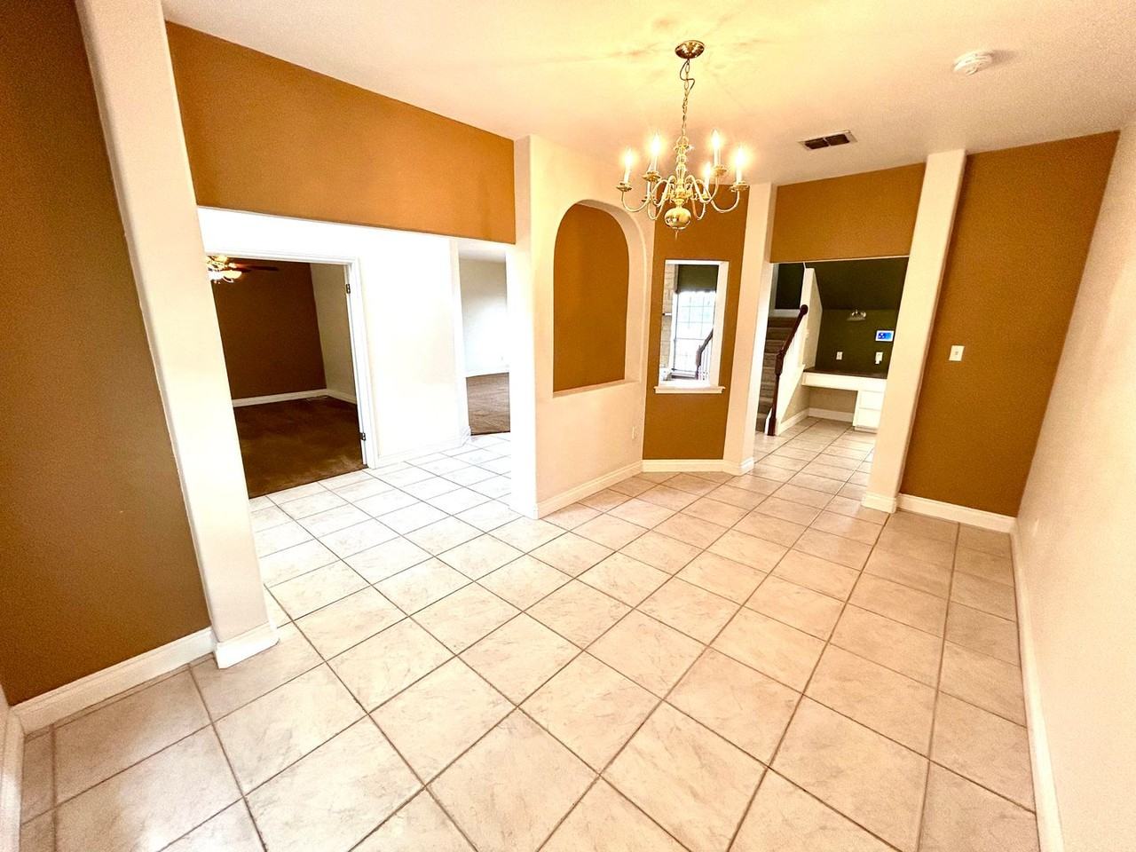 215 River Blf - Photo 4 of 48