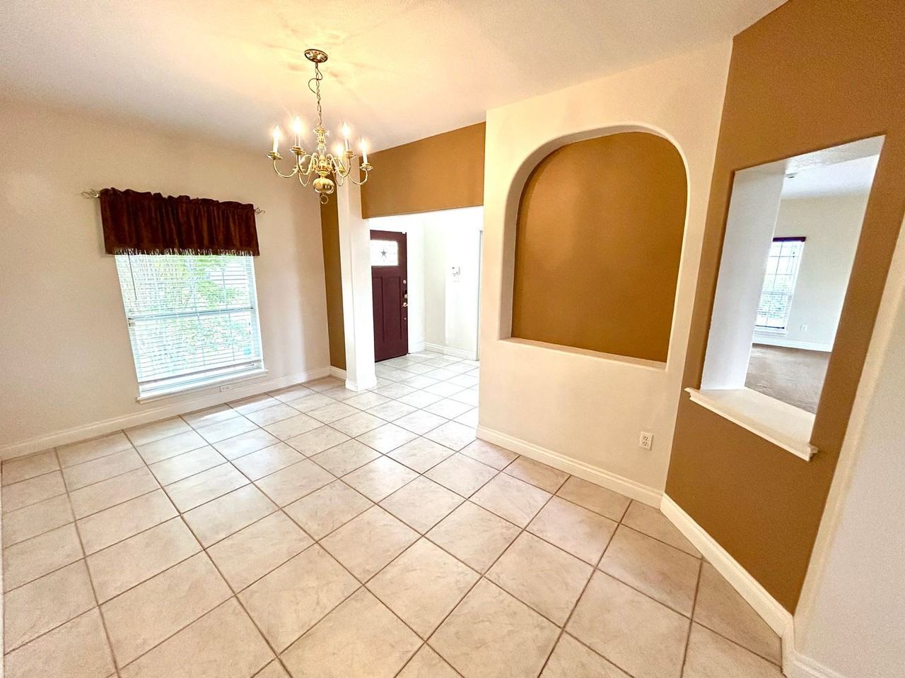 215 River Blf - Photo 5 of 48