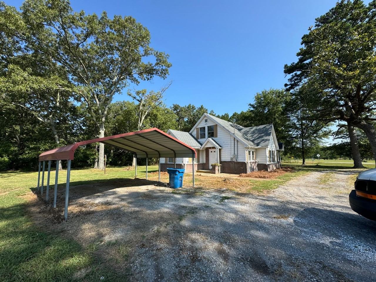 251 Pleasant Valley Rd - Photo 2 of 8