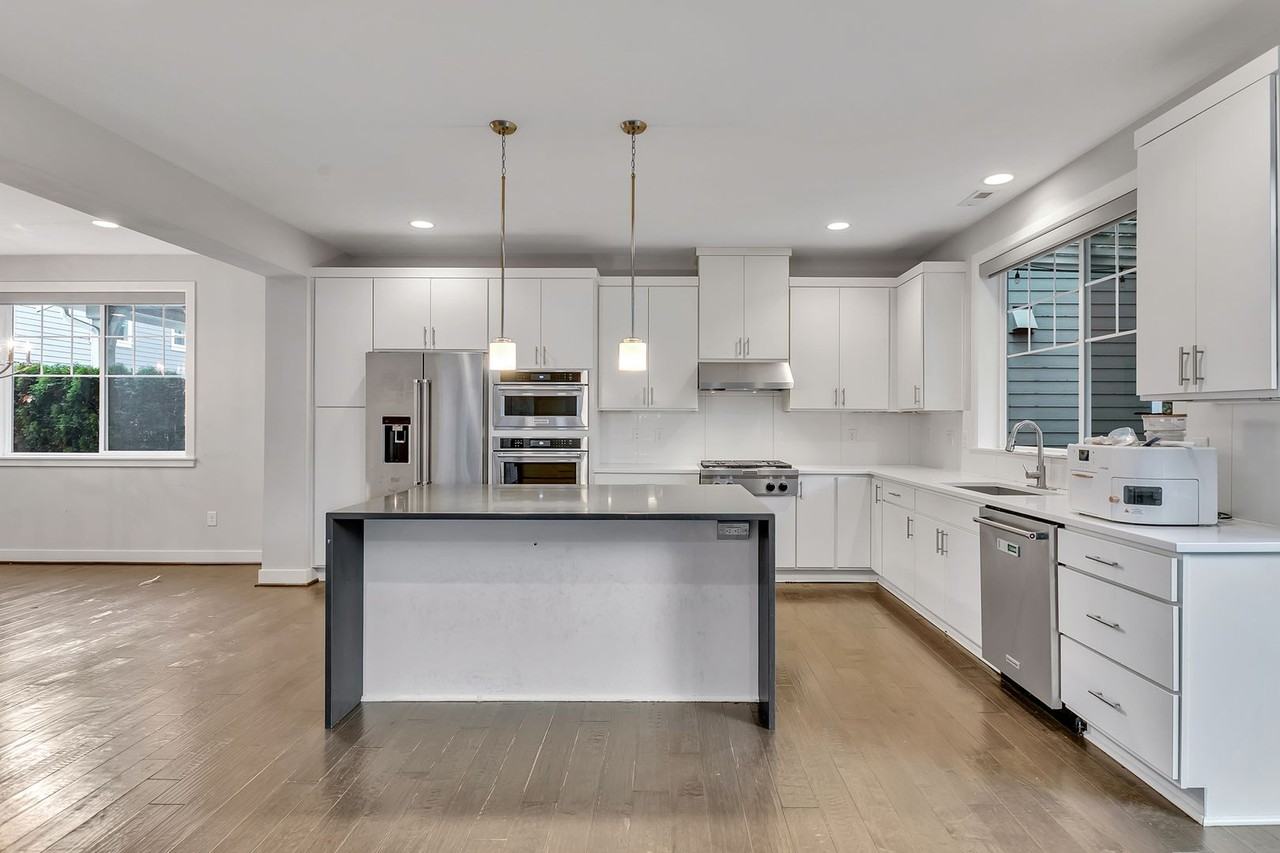 4562 240th Pl Se - Photo 7 of 29