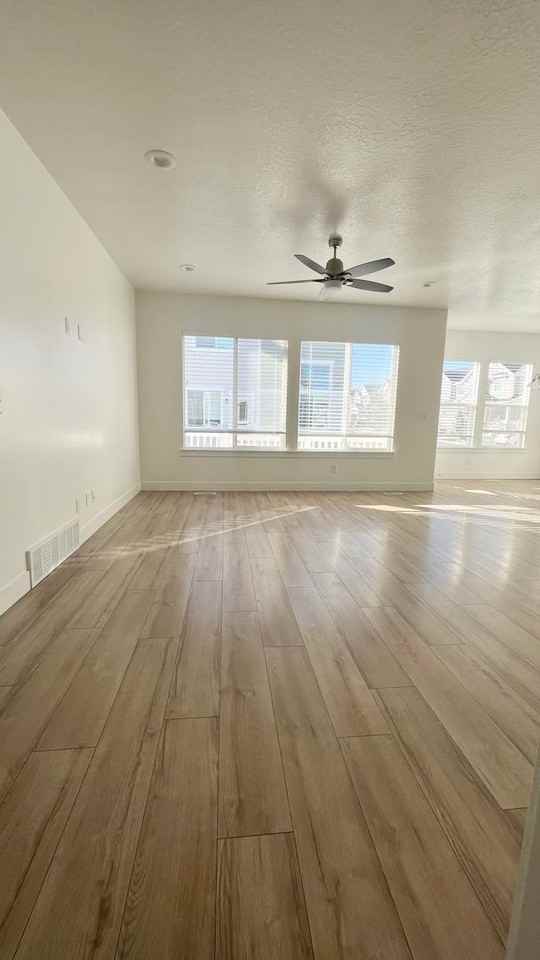 1647 N 3700 W - Photo 4 of 20