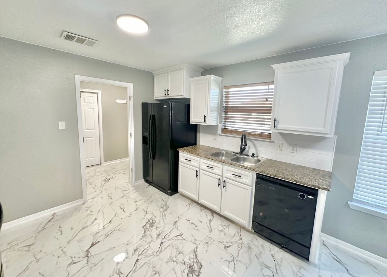 6502 Deorsam Loop - Photo 5 of 23