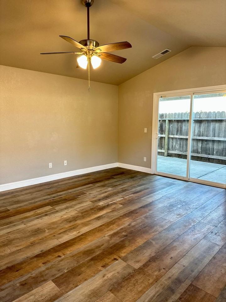 912 5th Street - Photo 3 of 22