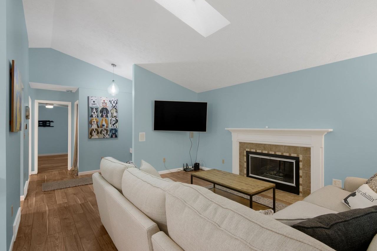 2243 E Timberlane Dr - Photo 7 of 28