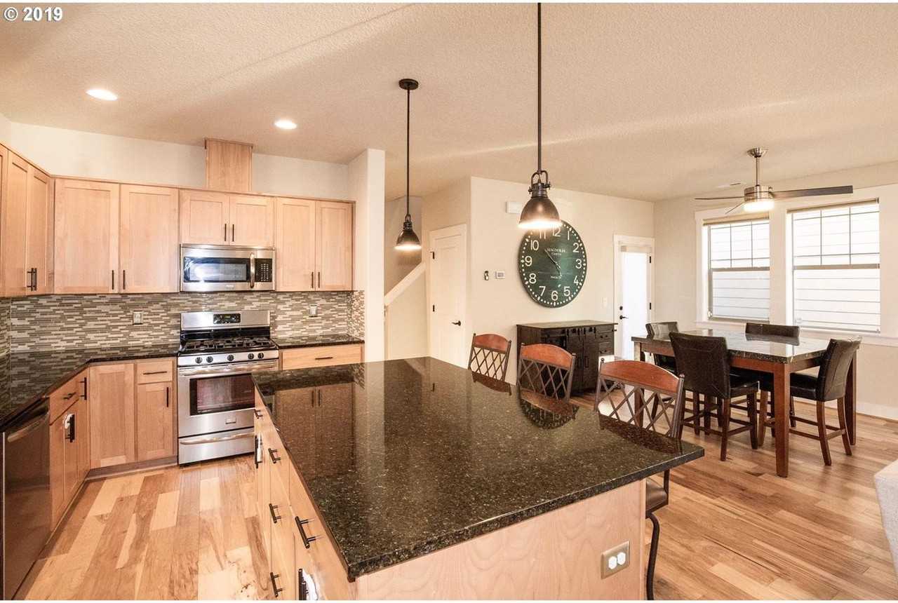 10736 Nw 289th Ave - Photo 3 of 22