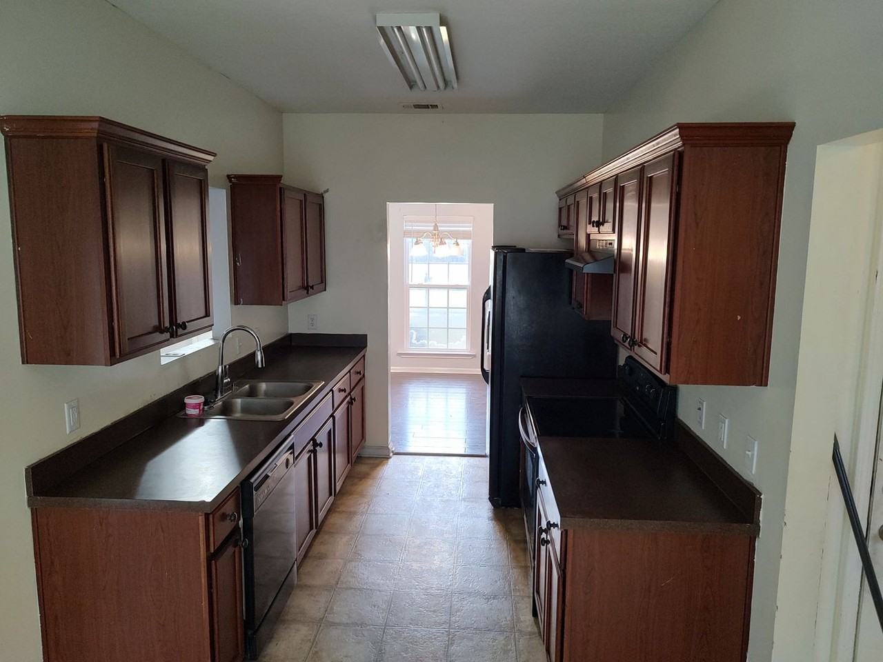 920 Rachel Ln - Photo 3 of 14