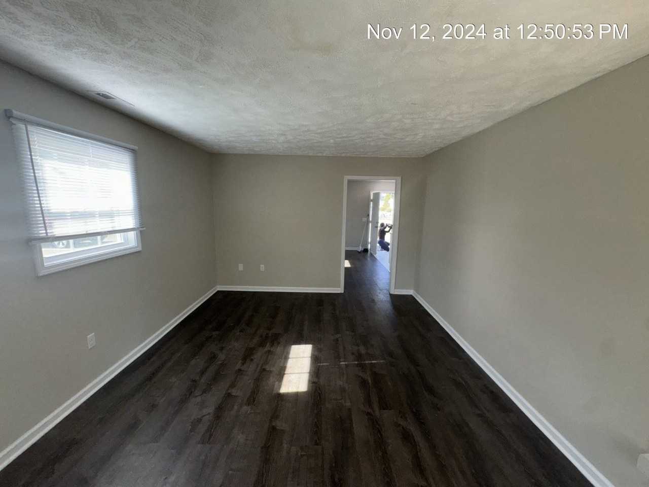 638 Walker St - Photo 5 of 18