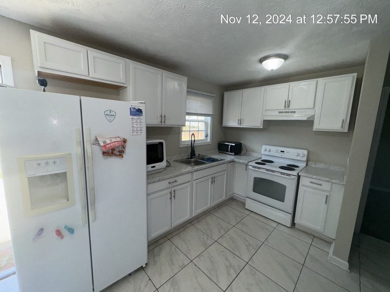 638 Walker St - Photo 6 of 18