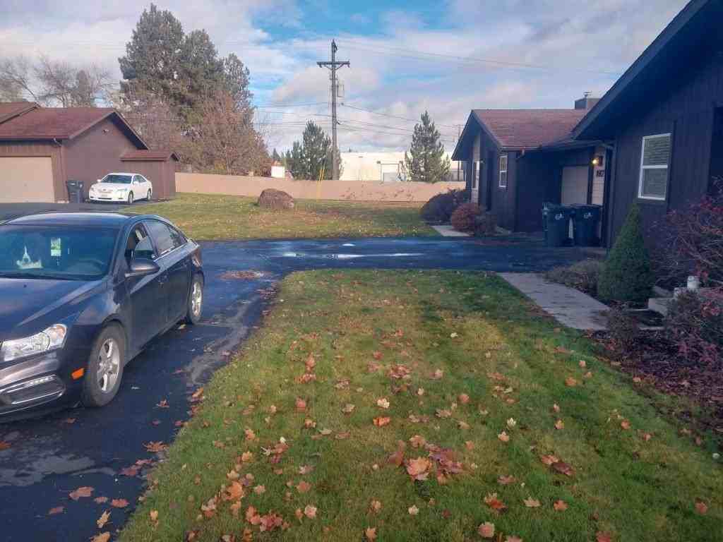 W 5th St - Photo 3 of 20