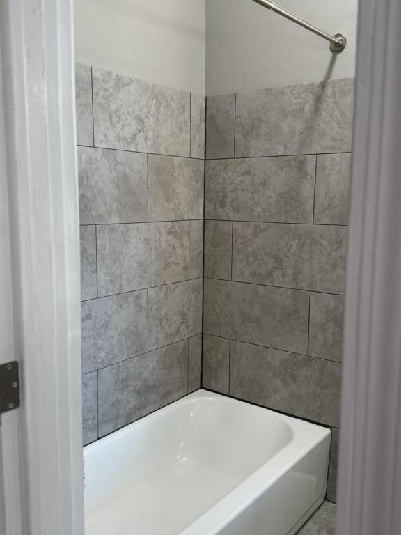 108 E Kentucky St ##1 - Photo 7 of 19