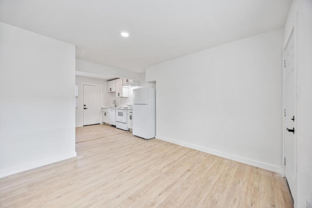 6811 Del Rio St ##17 - Photo 3 of 15