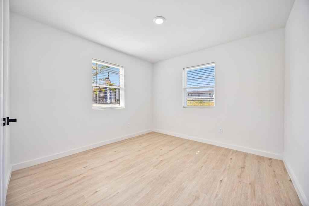 6811 Del Rio St ##18 - Photo 6 of 15