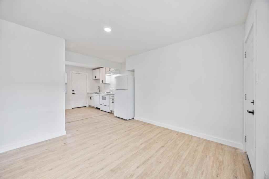 6811 Del Rio St - Photo 3 of 15