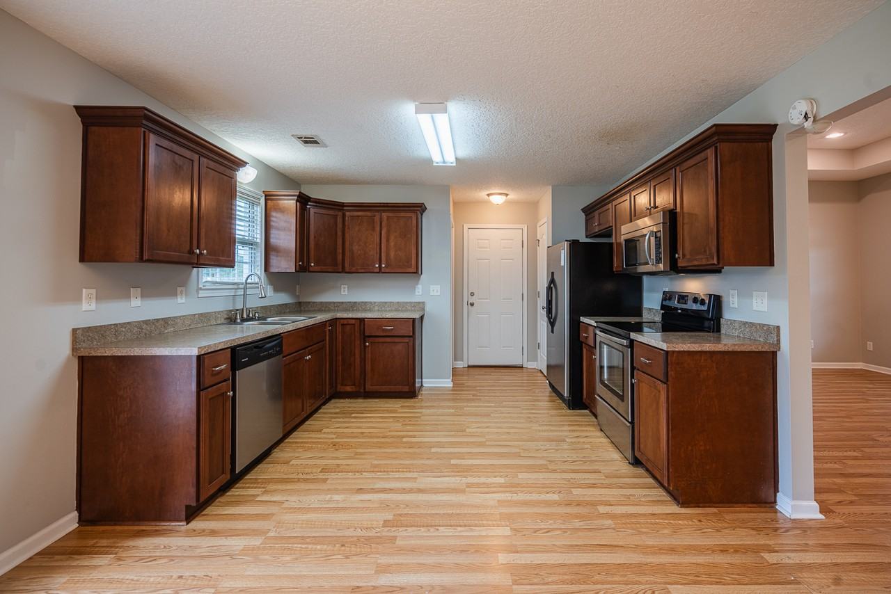 156 Bulloch Ct - Photo 3 of 31