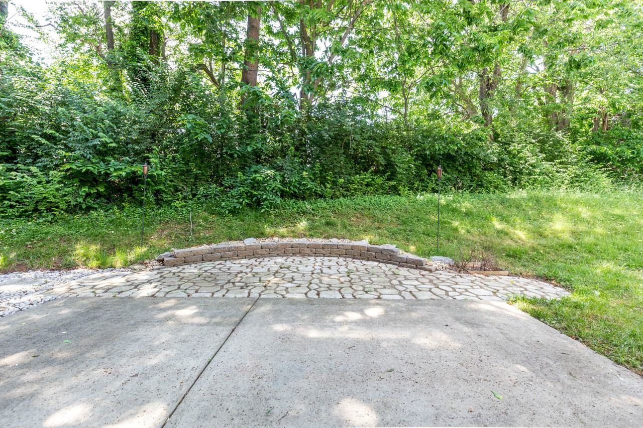 360 Meadowcrest Park - Photo 2 of 38