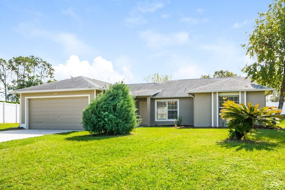 12037 Woodglen Cir - Photo 3 of 16