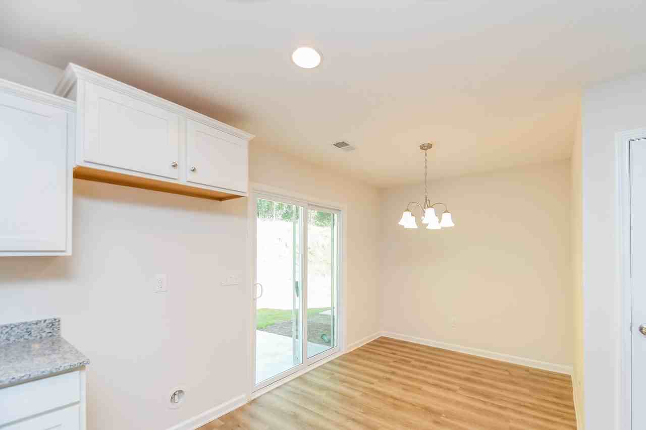 313 Noble Ln - Photo 5 of 21