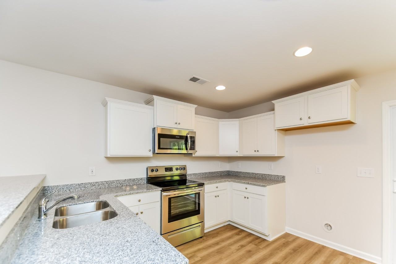 313 Noble Ln - Photo 6 of 21