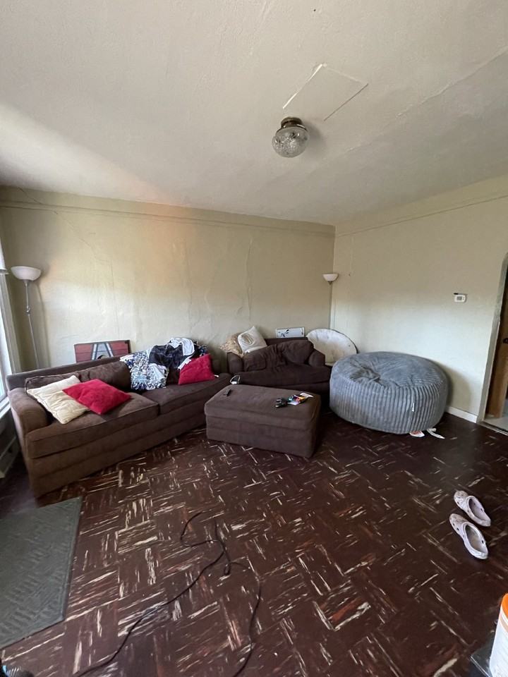 838 Menomonie St - Photo 3 of 17