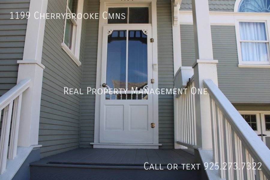 1199 Cherrybrooke Cmns - Photo 2 of 37