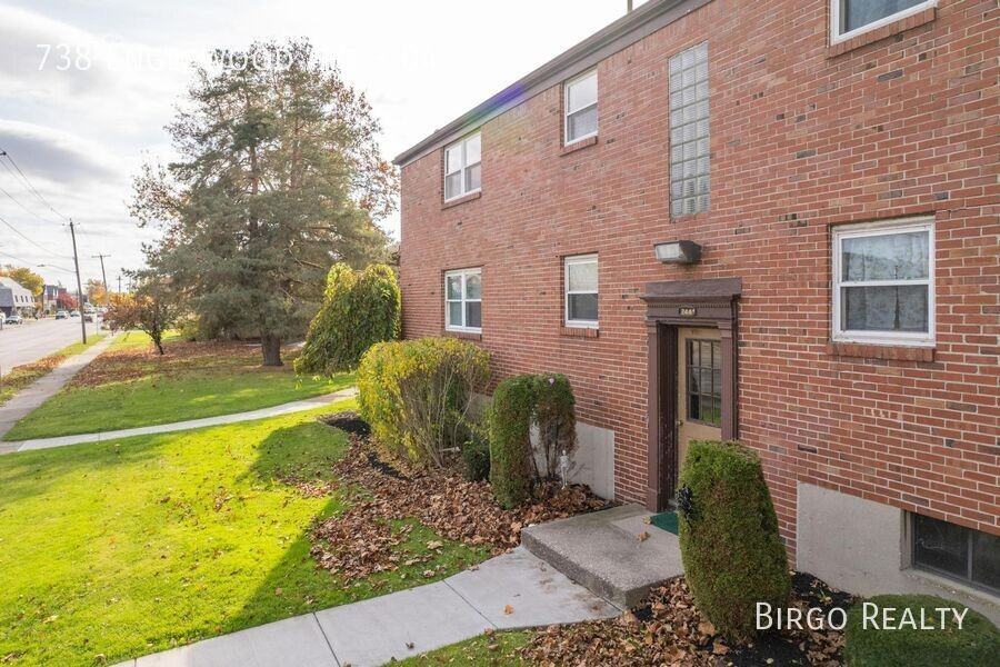 738 Englewood Ave #04 - Photo 3 of 20