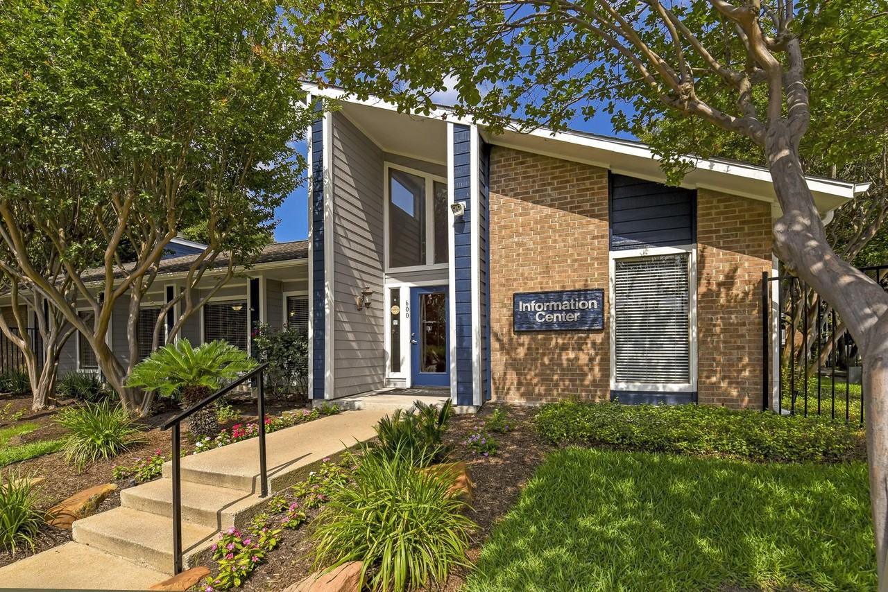 610 Barwood Park #73908-676 - Photo 2 of 6