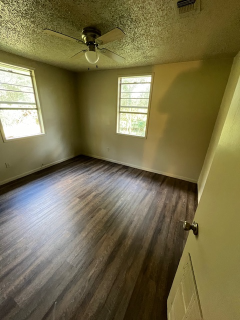 301 1/2 Botts St - Photo 2 of 2