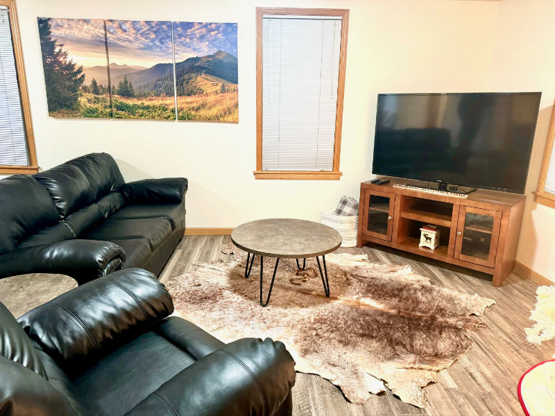 707 West Evelyn Street - Photo 2 of 10