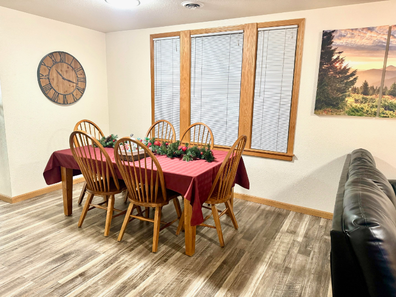 707 West Evelyn Street - Photo 3 of 10