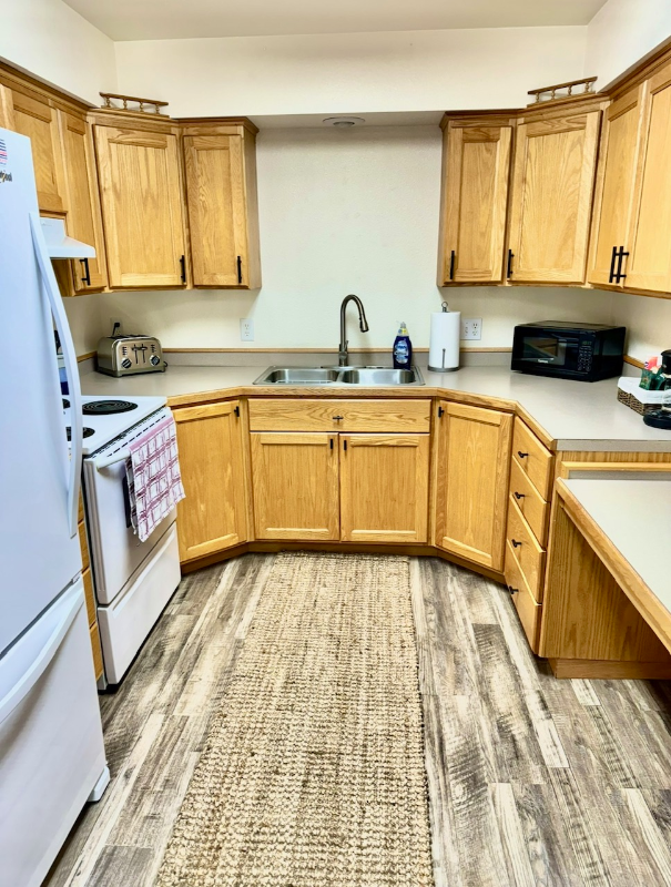 707 W Evelyn St - Photo 7 of 10