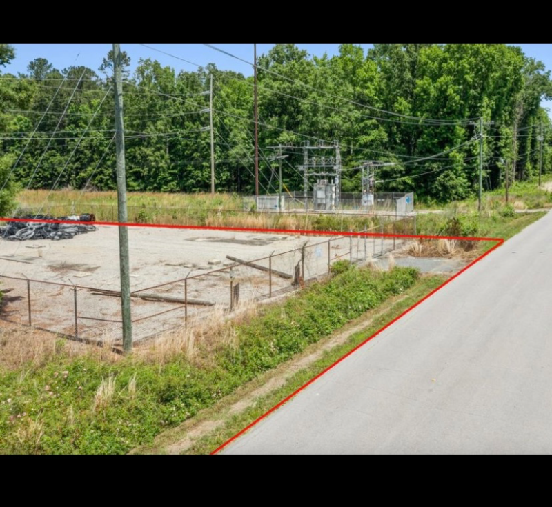 642 Wolfe St #642 - Photo 3 of 4