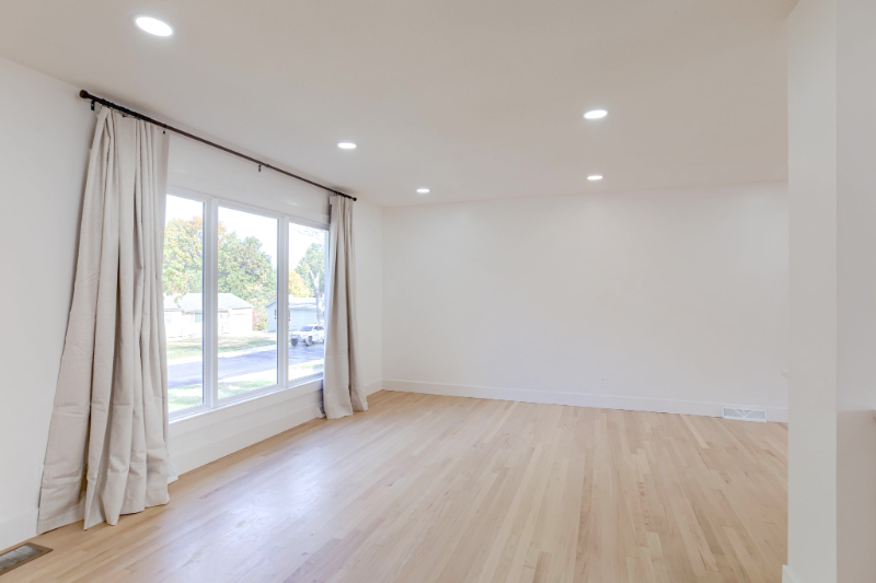 13015 Pennycross Rd - Photo 2 of 16