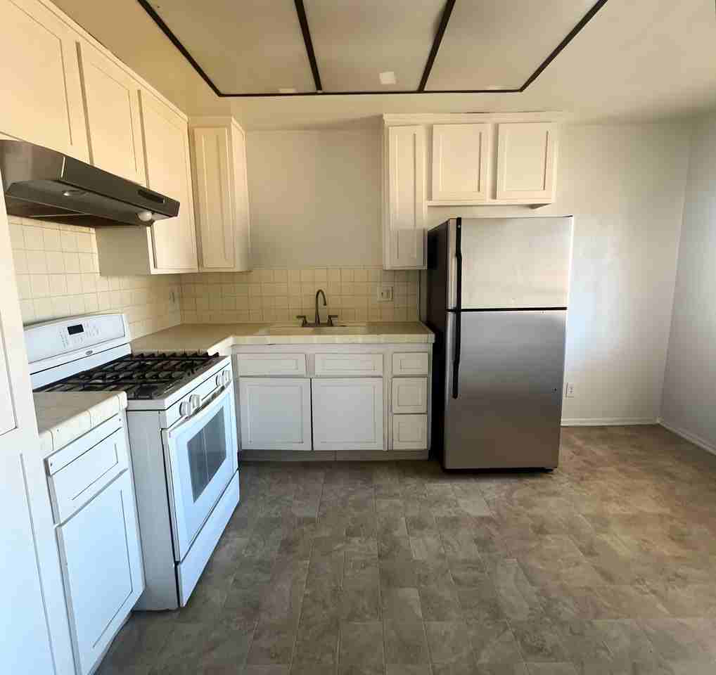 7604 -7606 S. Figueroa St. - Photo 6 of 11